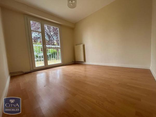 Appartement à louer 3 pièces 82.02m² Poitiers (86000)