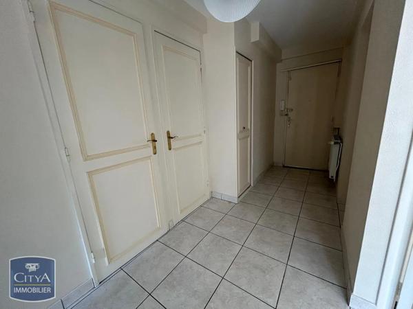Appartement à louer 3 pièces 82.02m² Poitiers (86000)