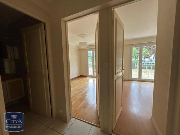 Appartement à louer 3 pièces 82.02m² Poitiers (86000)