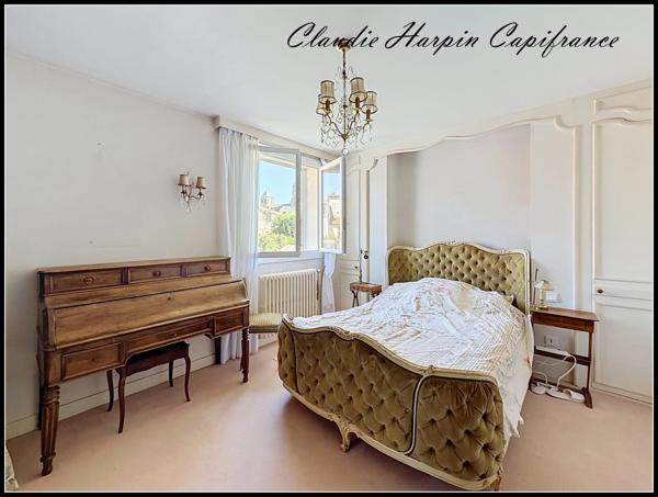 Maison à vendre 5 pièces PARTHENAY (79) - Parcelle d'environ 350 m², surf habit : 145 m² + plus diverses pièces utiliaires et garage