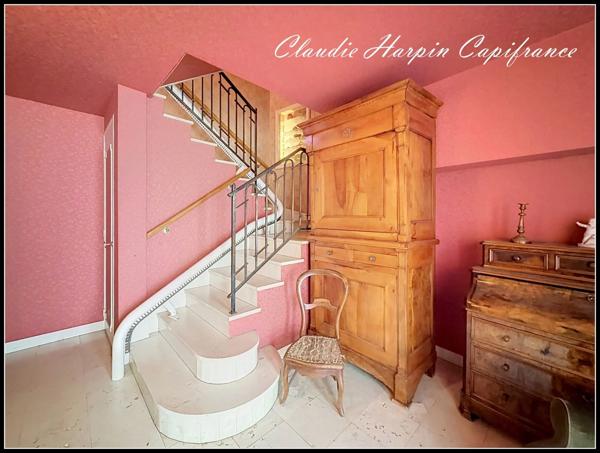 Maison à vendre 5 pièces PARTHENAY (79) - Parcelle d'environ 350 m², surf habit : 145 m² + plus diverses pièces utiliaires et garage