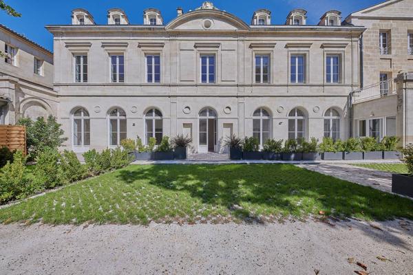 T2 rénové en dernier étage avec Ascenseur - Hôtel Particulier