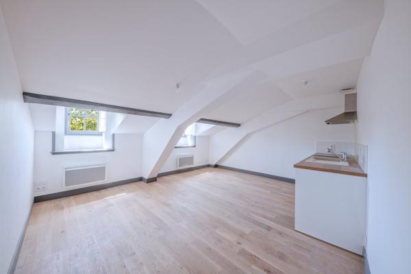 T2 rénové en dernier étage avec Ascenseur - Hôtel Particulier