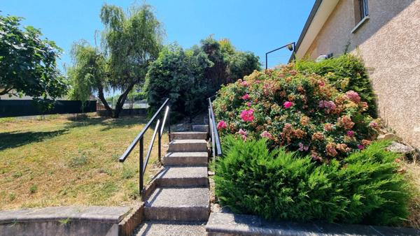 Maison d habitation  + T2 Independant