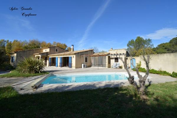Dpt Bouches du Rhône (13), à vendre SAINT CHAMAS maison P7 de 165 m² - Terrain de 5 840,00 m² - Plain pied