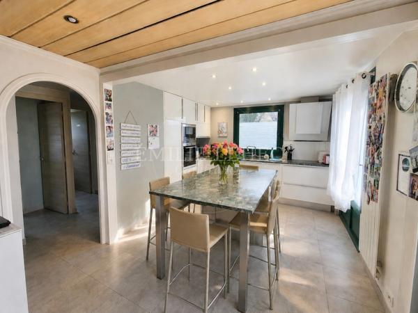 Melgven - Maison familiale 112 m² – 4 chambres – Vie de plain-pied – Terrasse exposée plein sud