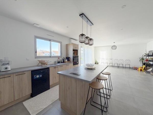 Maison 4 pièce(s) 3 chambre(s) 127 m²