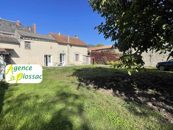 MAISON EN PIERRE - BOURG - TERRAIN 2109 M2