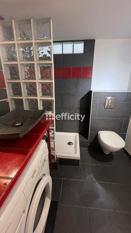 Appartement
         2 pièces
        - 45 m² 284 900 € *