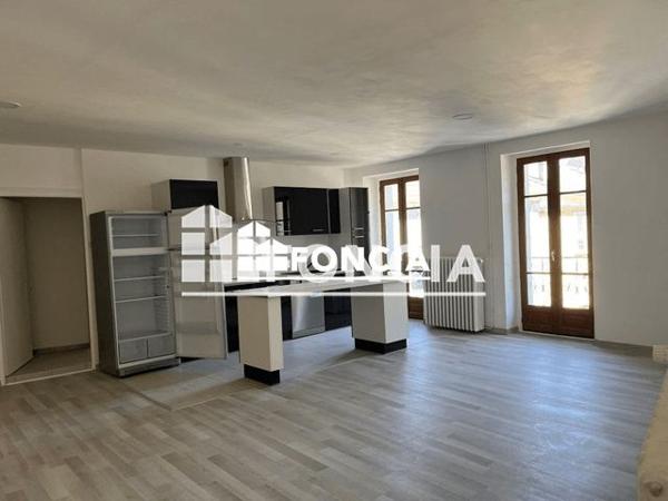 Location Appartement 4 pièces 107 m² - 16 PLACE DE LA SOUS PREFECTURE Saint-jean-de-maurienne 73300