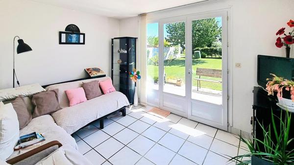 Plain-pied 3 chambres avec jardin, commerces à pied.