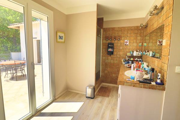 Saint Maximin: maison 271m2 sur 5000m2 - 6 voire 7 chambres