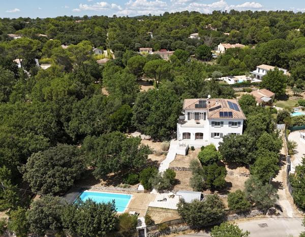 Saint Maximin: maison 271m2 sur 5000m2 - 6 voire 7 chambres