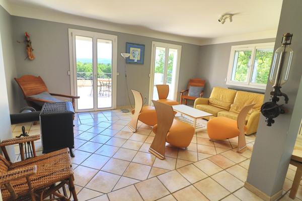 Saint Maximin: maison 271m2 sur 5000m2 - 6 voire 7 chambres