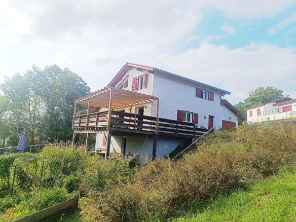 Maison d architecte à Bardos composé de 4 chambres au calme avec vue