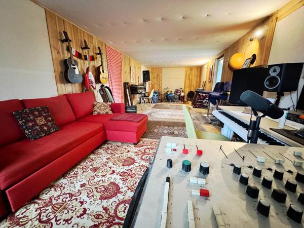 Maison d architecte à Bardos composé de 4 chambres au calme avec vue