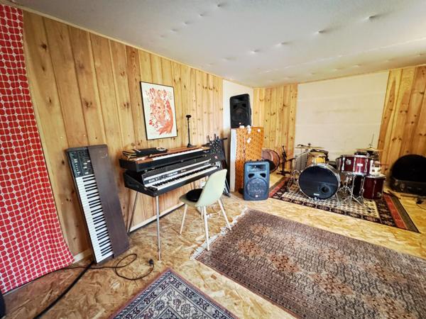 Maison d architecte à Bardos composé de 4 chambres au calme avec vue