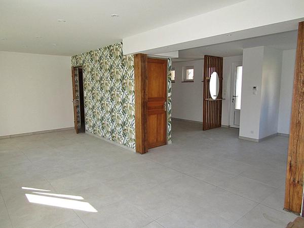 Location                                                      Maison
                        
                     4 pièces                      97 m2                     à Saint-Gorgon