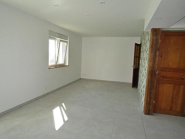 Location                                                      Maison
                        
                     4 pièces                      97 m2                     à Saint-Gorgon