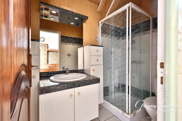 Lorette : deux logements, deux entrées, un seul prix