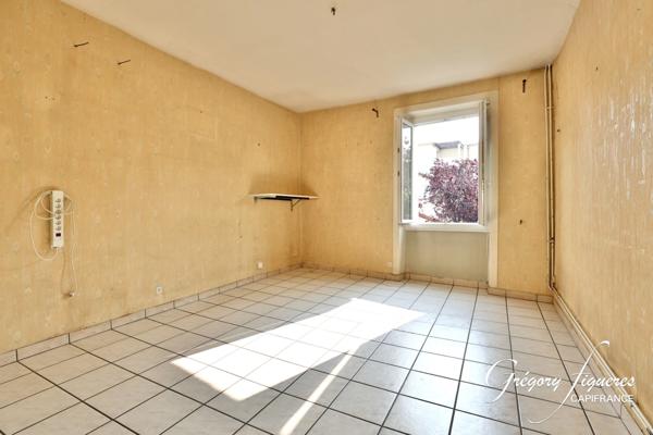 Lorette : deux logements, deux entrées, un seul prix