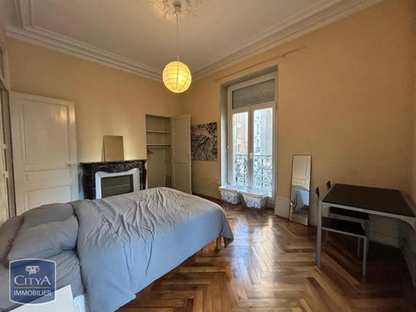Appartement à louer 2 pièces 56.58m²