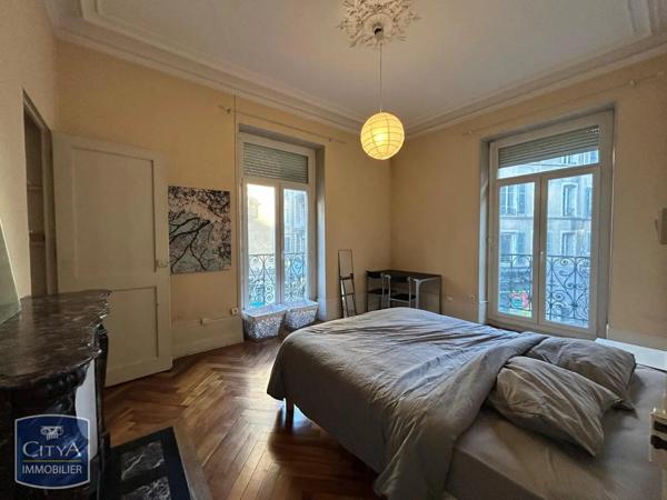 Appartement à louer 2 pièces 56.58m²