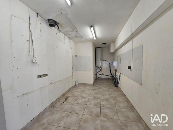 Location bar-brasserie 70 m² Saint-Julien-de-Peyrolas