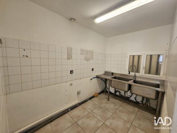 Location bar-brasserie 70 m² Saint-Julien-de-Peyrolas