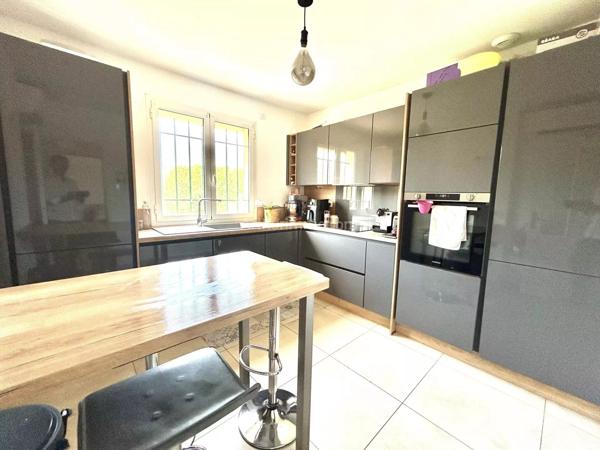 Vente                                                      Villa
                        
                     4 pièces                      107 m2                     à Villeneuve-Loubet