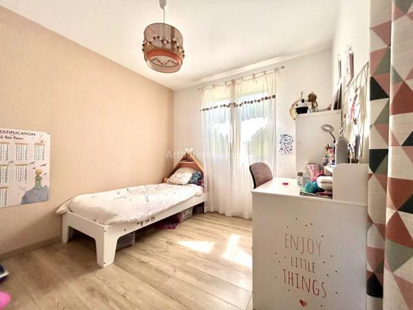 Vente                                                      Villa
                        
                     4 pièces                      107 m2                     à Villeneuve-Loubet
