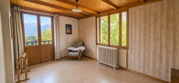 Propriété de 828m² sur 9045m² de terrain - Chorges