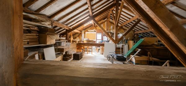 Propriété de 828m² sur 9045m² de terrain - Chorges