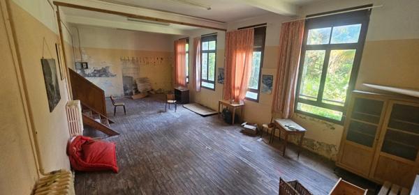 Propriété de 828m² sur 9045m² de terrain - Chorges