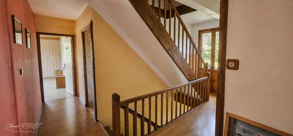 Propriété de 828m² sur 9045m² de terrain - Chorges