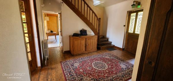 Propriété de 828m² sur 9045m² de terrain - Chorges