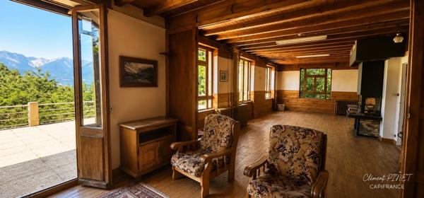 Propriété de 828m² sur 9045m² de terrain - Chorges