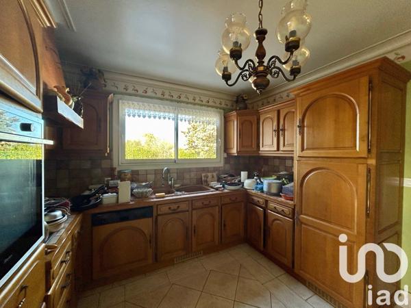 Maison traditionnelle 5 pièces de 114 m² à Bourgueil (37140)