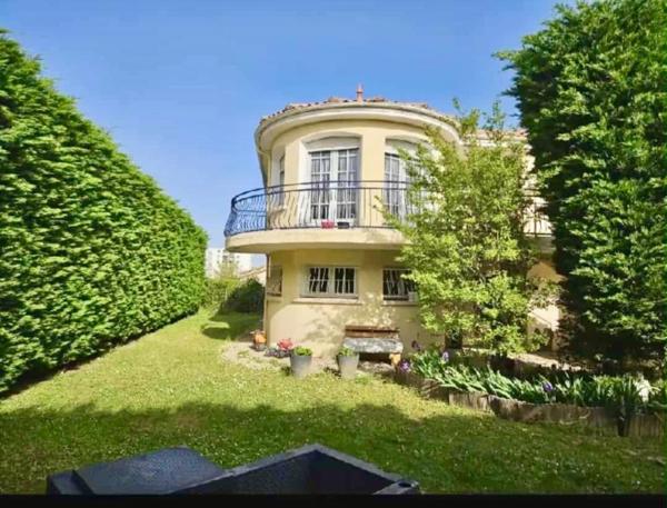 Maison proche d’un lycée et d’autres commodités