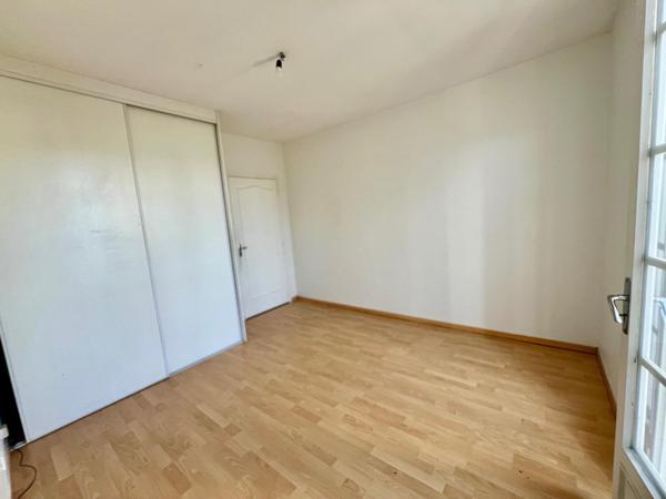 Maison proche d’un lycée et d’autres commodités