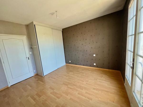 Maison proche d’un lycée et d’autres commodités