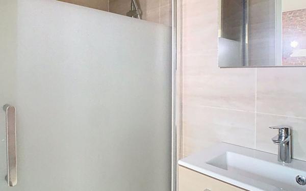 Appartement à louer    2 pièces • 28 m2 Maisons-Alfort