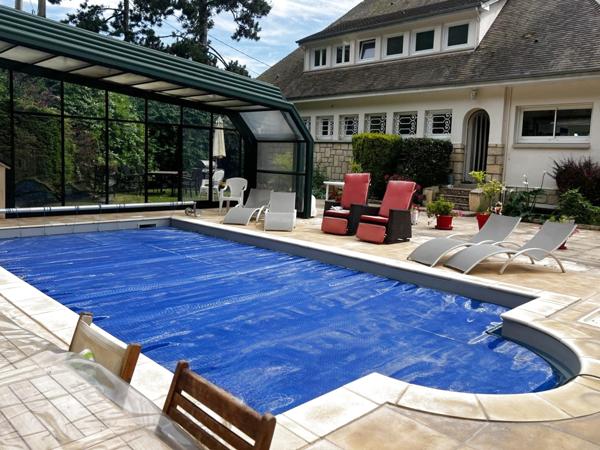 Fécamp (76400) A PROXIMITE DU PORT- PROPRIETE FAMILIALE AVEC PISCINE ET VUE MER