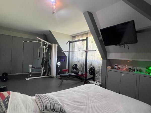 Fécamp (76400) A PROXIMITE DU PORT- PROPRIETE FAMILIALE AVEC PISCINE ET VUE MER