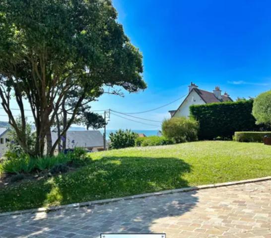 Fécamp (76400) A PROXIMITE DU PORT- PROPRIETE FAMILIALE AVEC PISCINE ET VUE MER