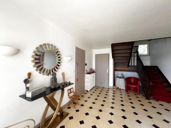 Fécamp (76400) A PROXIMITE DU PORT- PROPRIETE FAMILIALE AVEC PISCINE ET VUE MER