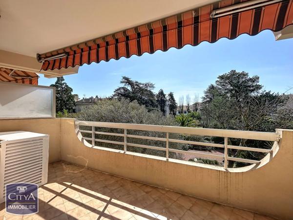 Appartement à vendre 3 pièces 74m² Saint-Raphaël (83700)