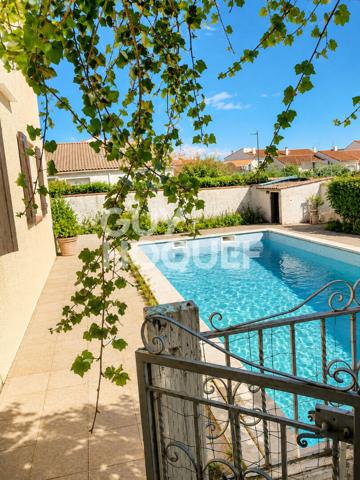 Spacieux appartement en rez-de-jardin avec piscine et grand garage, À vendre à Cabestany (66330),