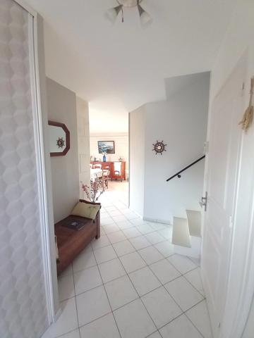 Maison individuelle 111 m² – 3 chambres – Jardin - 10' de Laval