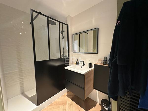 Appartement  T6 avec balcons et garage